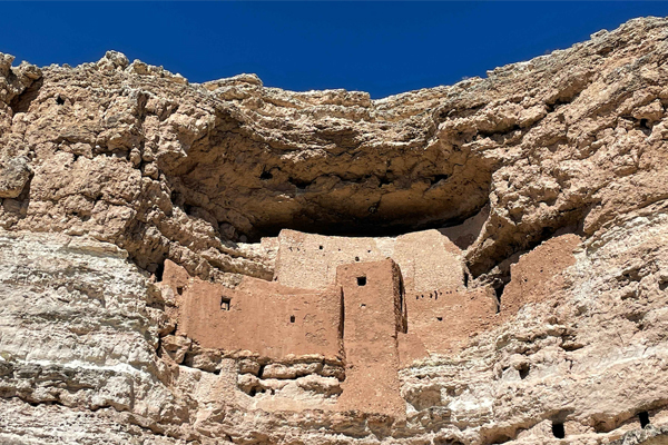 世界の文化史跡 エチミアツィンの大聖堂と教会群及びズヴァルトノツの古代遺跡